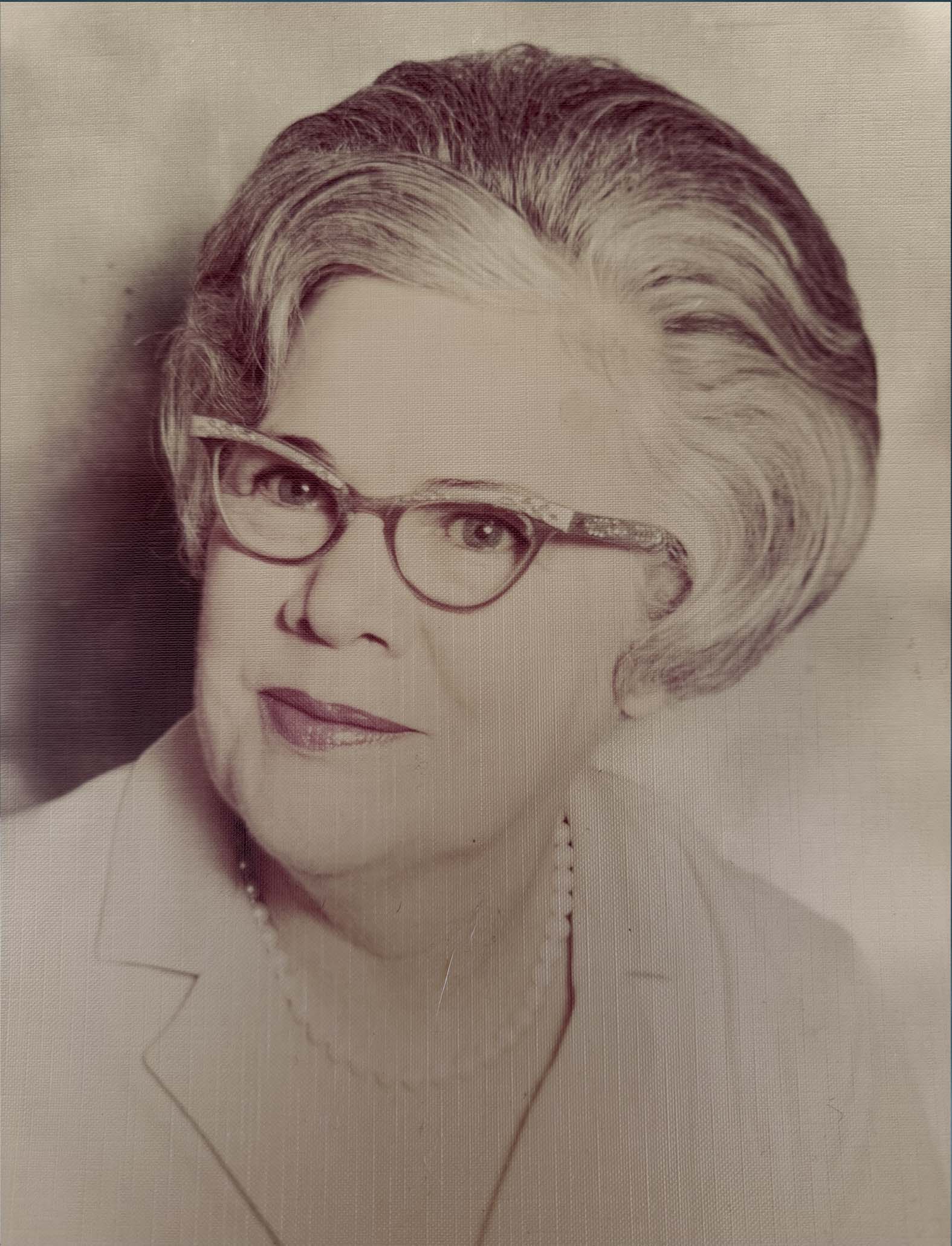 image of older woman before photo restoration