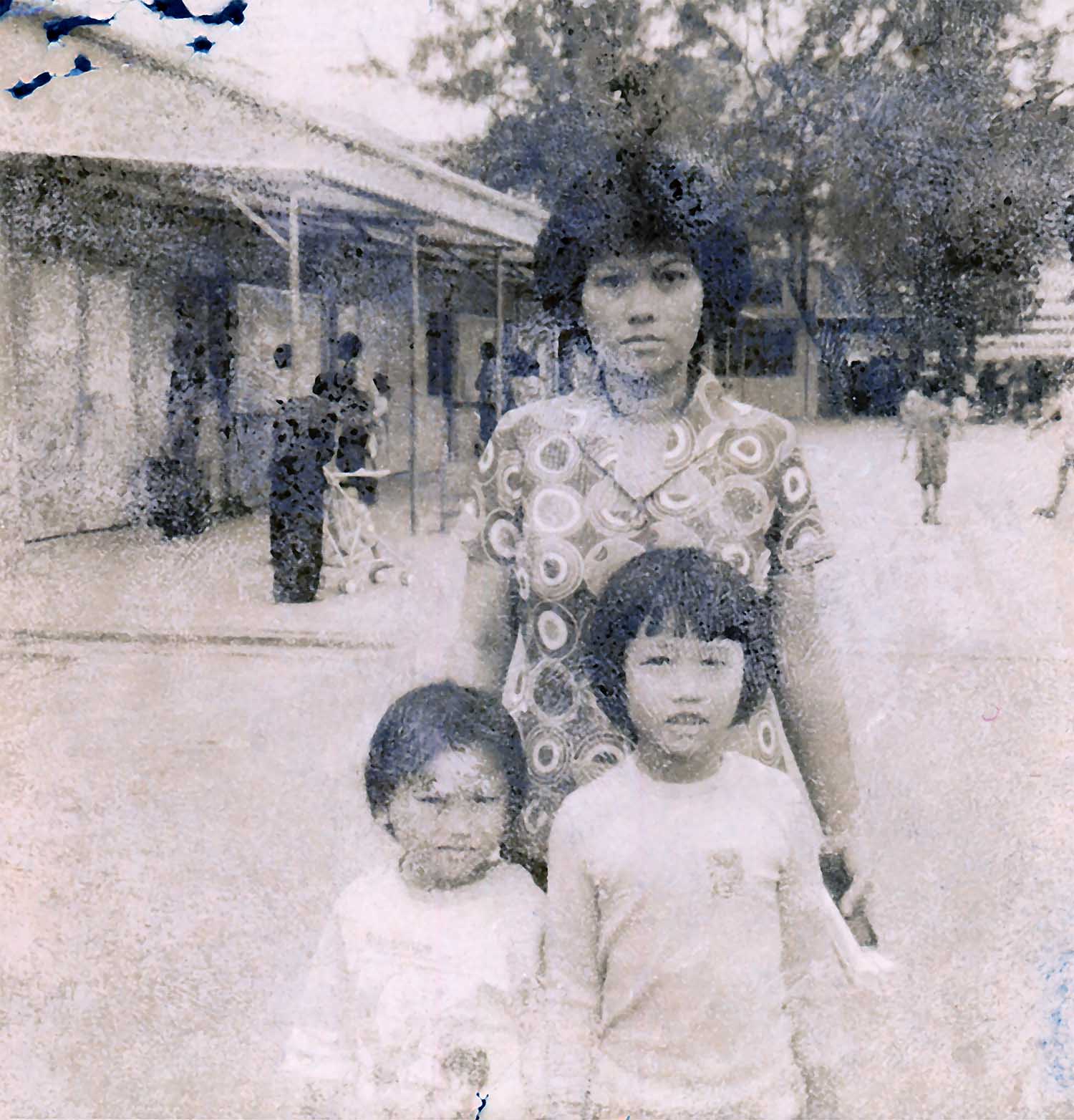 Vietnamese family before image